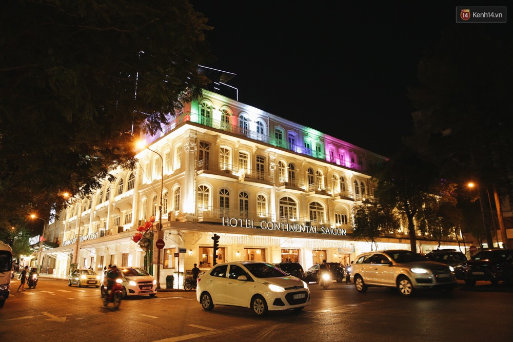 Những địa điểm nổi tiếng Hà Nội - Sài Gòn trước và sau khi tắt đèn hưởng ứng Giờ trái đất! Những địa điểm nổi tiếng Hà Nội - Sài Gòn trước và sau khi tắt đèn hưởng ứng Giờ trái đất!